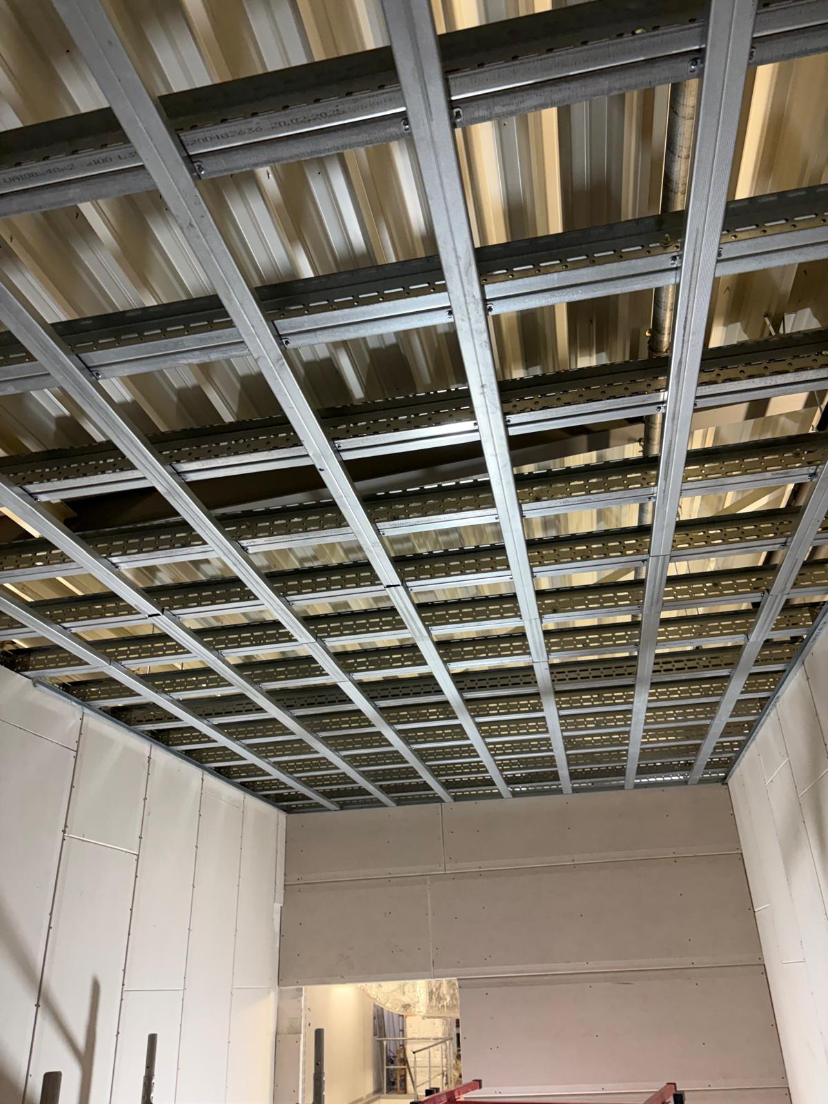 Unterkonstruktion einer abgehängten Rasterdecke
